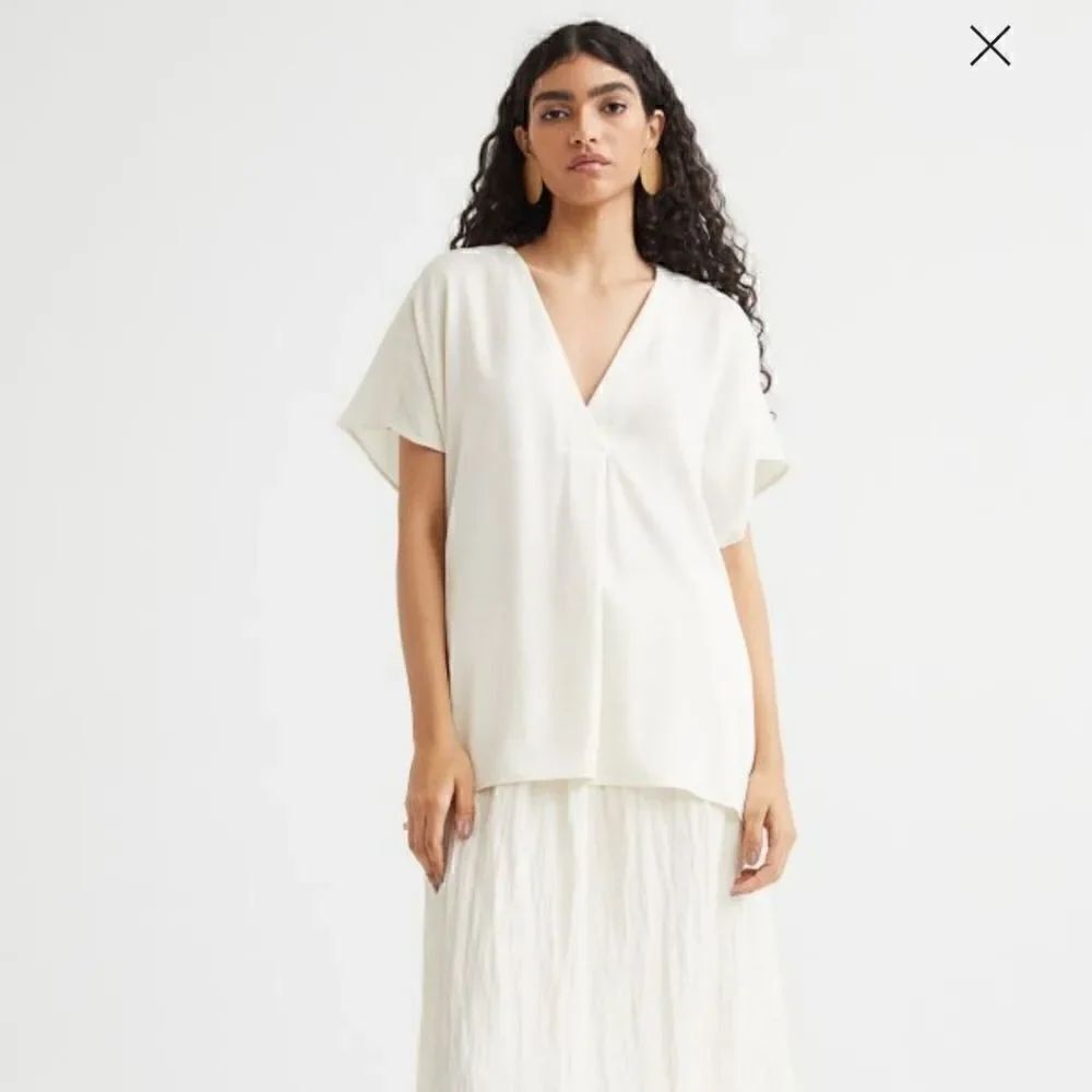 NWT White/Ivory Short Sleeve Oversized Top XL